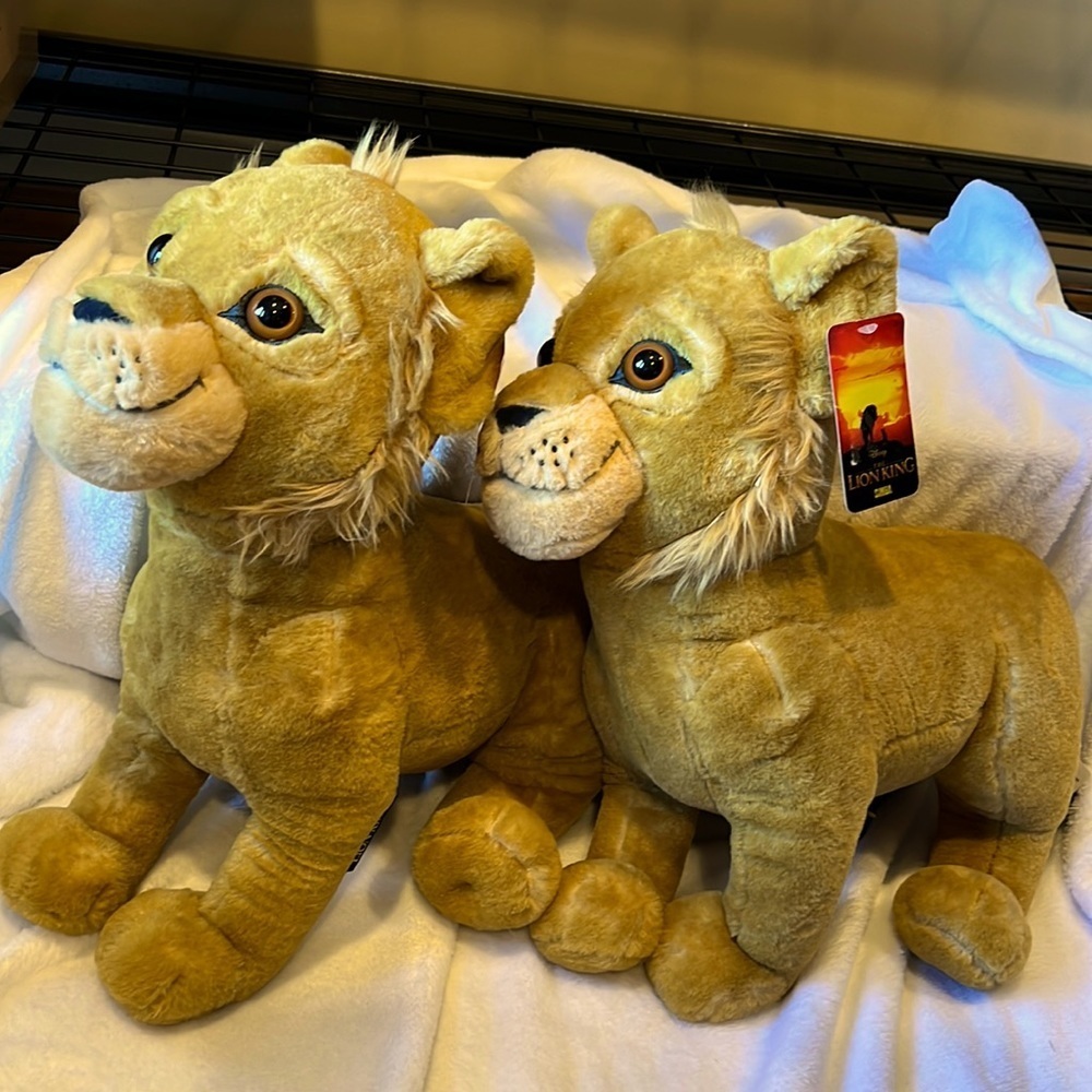 NWT Lion King stuffed animal Simba